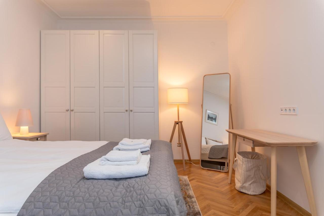 Industrial 2-Bdr Flat By The National Stadium Sofie Exteriér fotografie